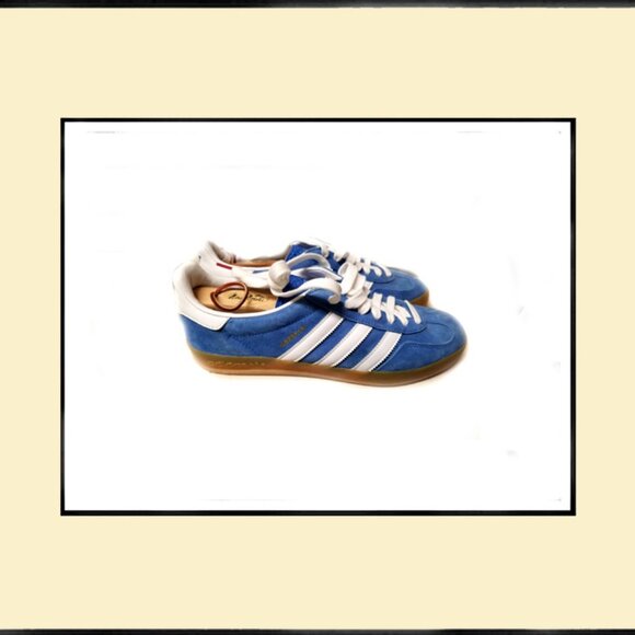 New Rare & Unique Adidas Originals Gazelle Blue & White Sneakers Athletic Shoes main image 4